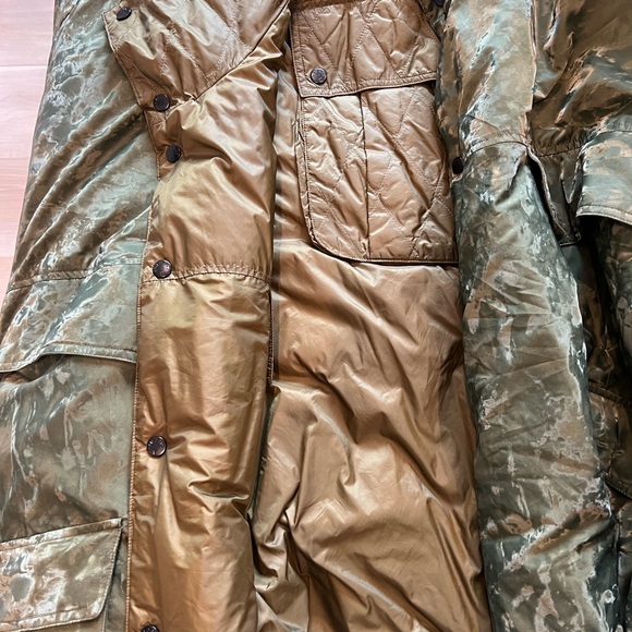 Fried Rice Poncho - exclusive from Complexcon - Picture 5 of 6